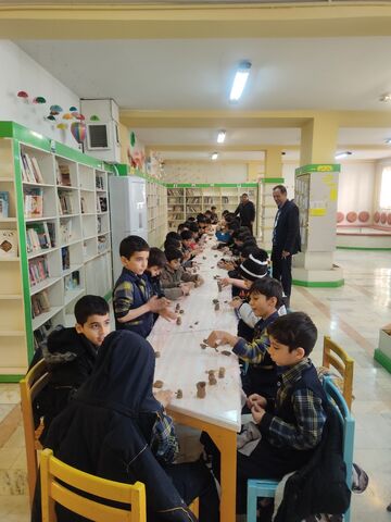 حضور دانش آموزان مدرسه ی امید پسران در مرکز شهریار  (3).jpg