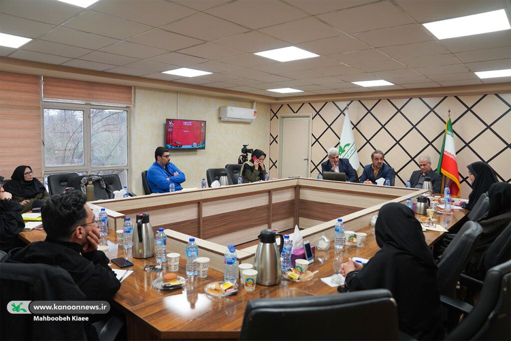 غروی: یک محصول باید بتواند زاویه نگاه مخاطب را دقیق رصد کرده و تامین کند/ پاکزاد: شاخصهای کسب و کار اسباببازی ما در حال حاضر بیشتر تمایل به سمت سنت دارد/صالحی: برندسازی در شبکههای اجتماعی ارزان نیست