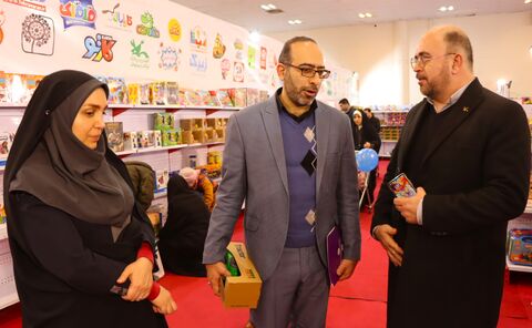 بازدید مرتضی خدمتکار آرانی مدیرکل اجتماعی استانداری تهران از نمایشگاه اسباب بازی (2).JPG