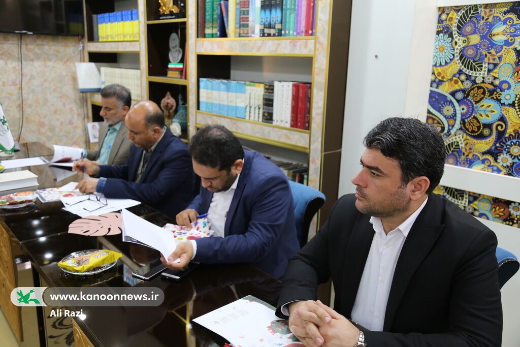 سومین نشست کمیته کودک و نوجوان دهه فجر استان بوشهر با حضور اعضا کمیته برگزار شد