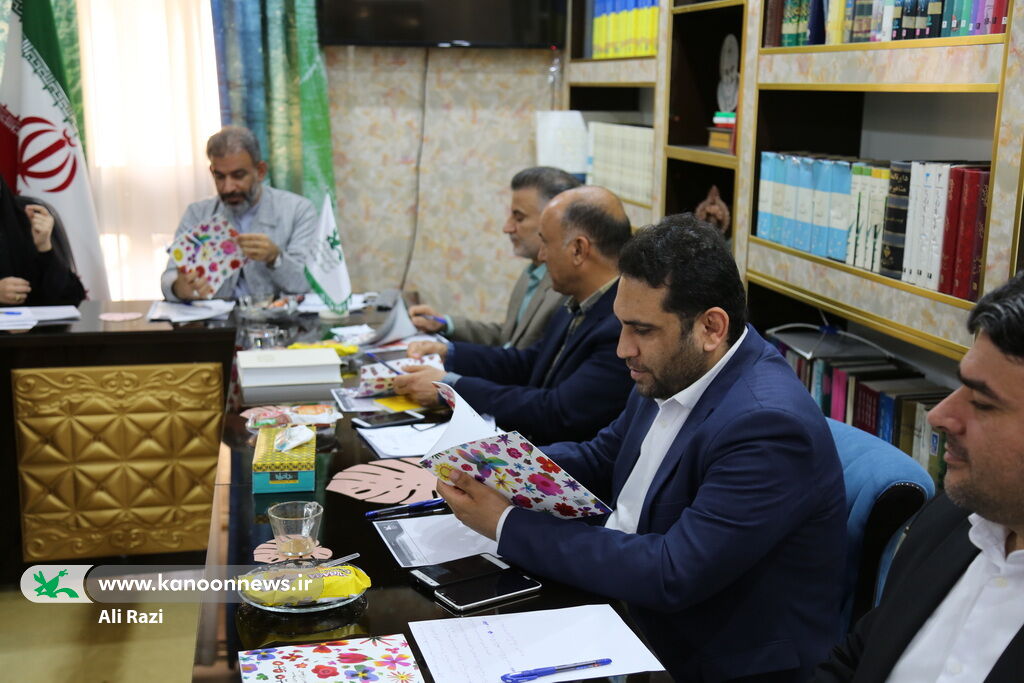 سومین نشست کمیته کودک و نوجوان دهه فجر استان بوشهر با حضور اعضا کمیته برگزار شد