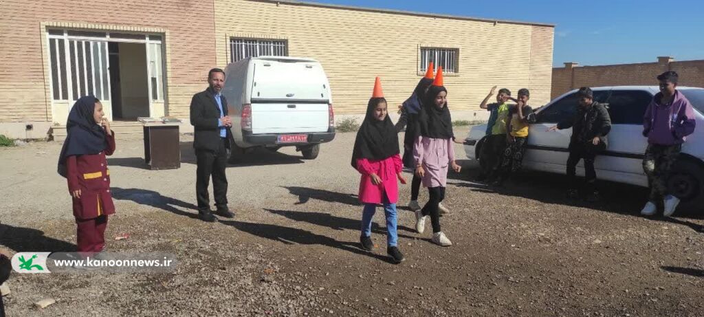 طرح «پیک کتاب، نذر کتاب» در روستای گبان شهرستان رفیع اجرا شد