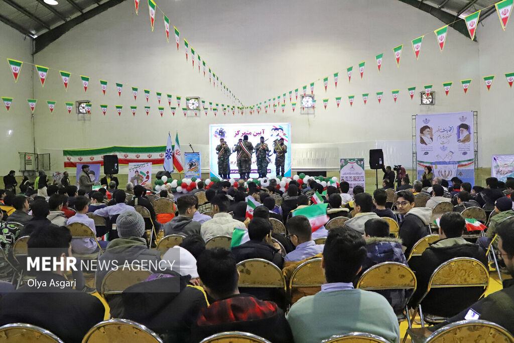 حضور مدیرکل کانون گلستان در آیین نواخته شدن زنگ انقلاب در مدارس گلستان