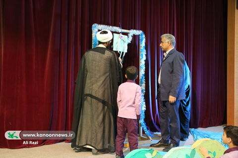گلبانگ انقلاب در سینما کانون بوشهر طنین انداز شد