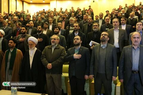 مدیرعامل کانون در بیت تاریخی امام راحل در خمین همزمان با آغاز دهه فجر