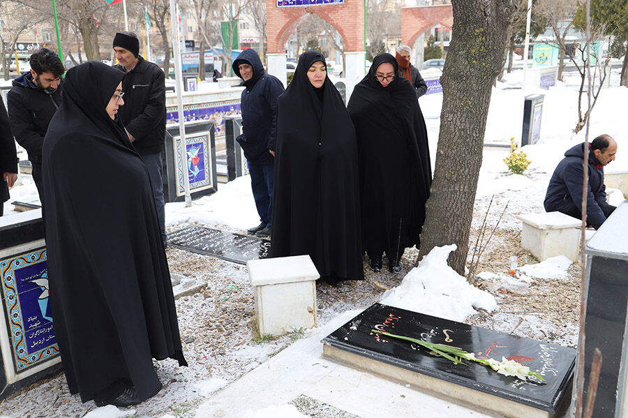 تجدیدعهد و پیمان کارکنان، مربیان و اعضای کانون استان اردبیل با شهدا و آرمانهای انقلاب