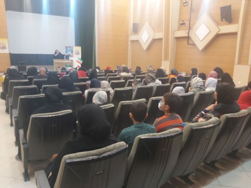 نشست«نقش من در سرنوشت کشورم»در مرکز شماره ۴ کانون کرج