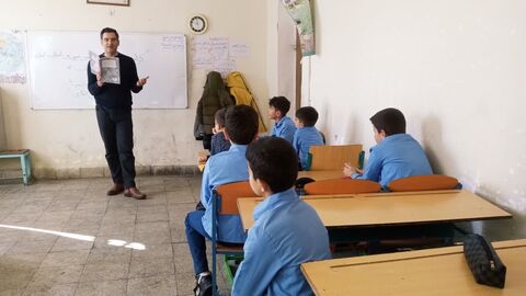 ویژه برنامه های گرامیداشت دهه فجر همزمان با «روز فناوری فضایی» در مراکز کانون پرورش فکری کودکان و نوجوانان استان آذربایجان غربی
