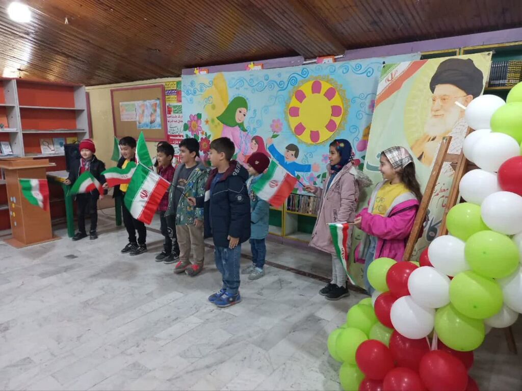 نمایشگاه عکس ویژه دهه فجر در بندرترکمن نمایشگاه عکس ویژه دهه فجر در بندرترکمن