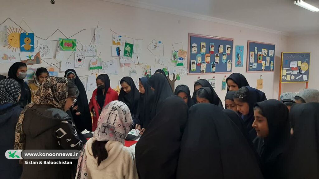افتتاح نمایشگاههای آثار مربیان و اعضا در مراکز فرهنگیهنری سیستان و بلوچستان