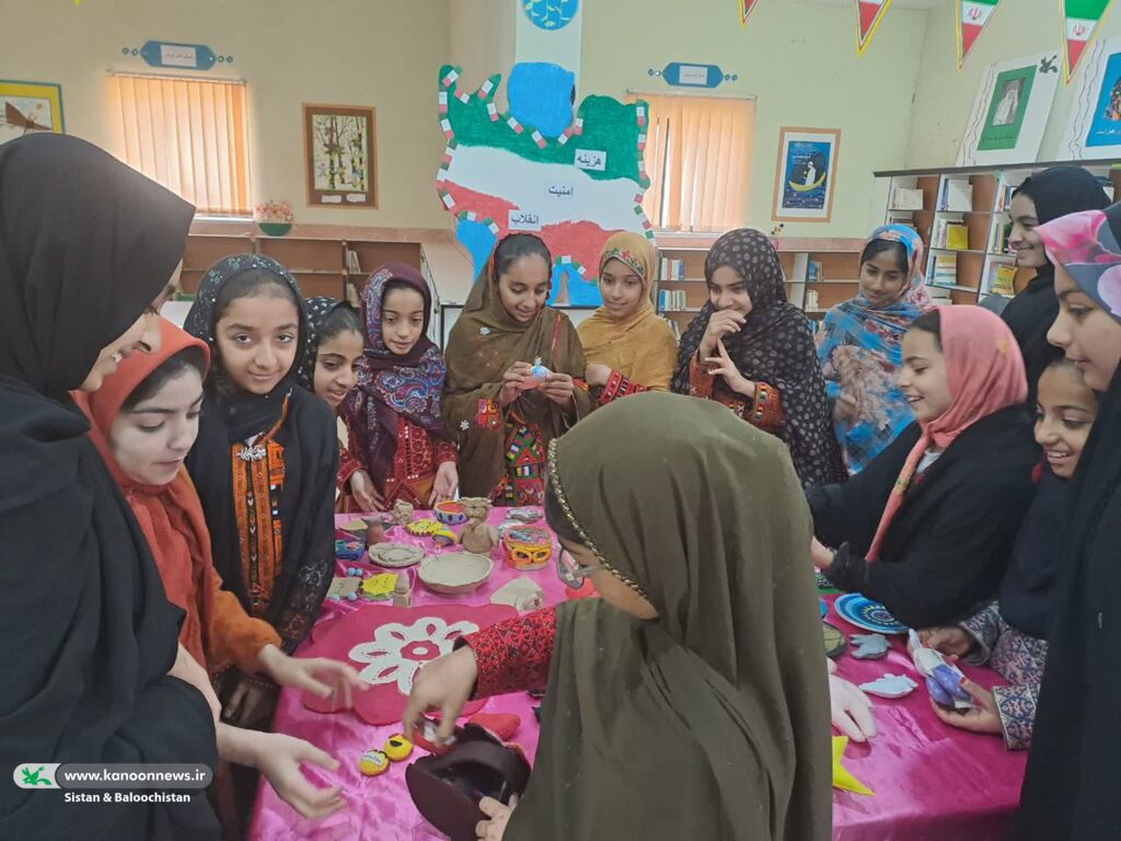 افتتاح نمایشگاههای آثار مربیان و اعضا در مراکز فرهنگیهنری سیستان و بلوچستان