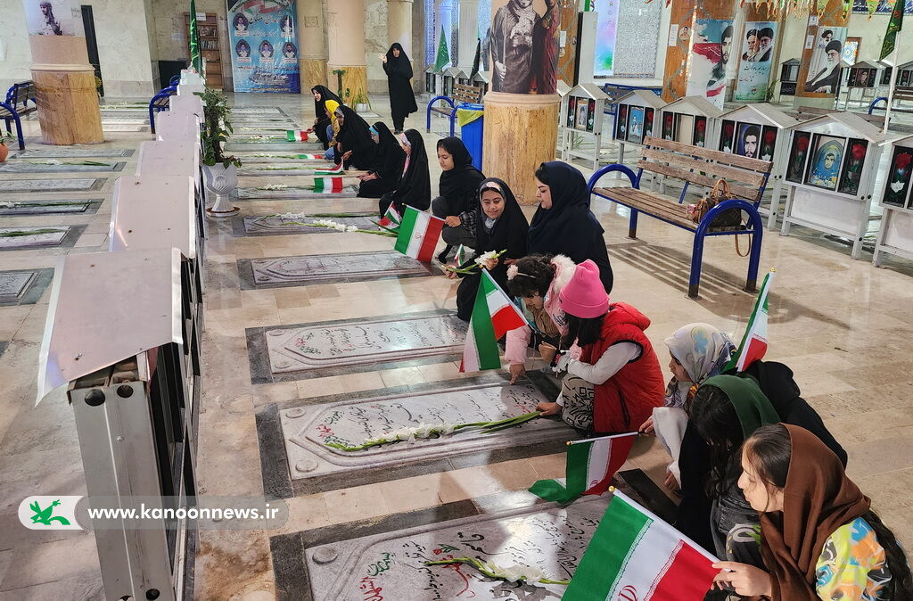 تجدید میثاق مدیرکل، مربیان و اعضا کانون استان بوشهر با آرمان های امام و شهدا