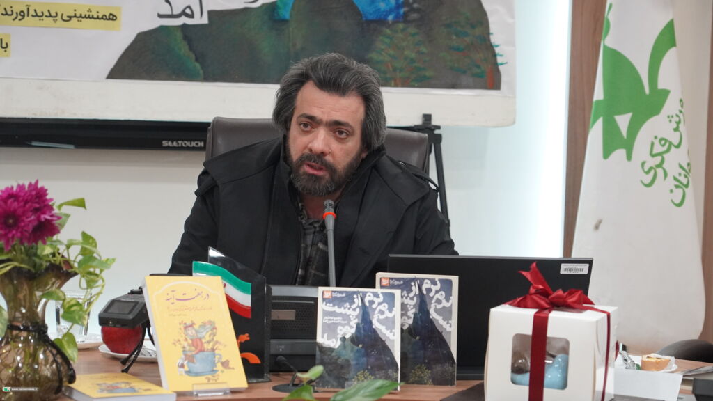 ویژگیهای شعر نوجوان در نشستی ادبی بررسی شد