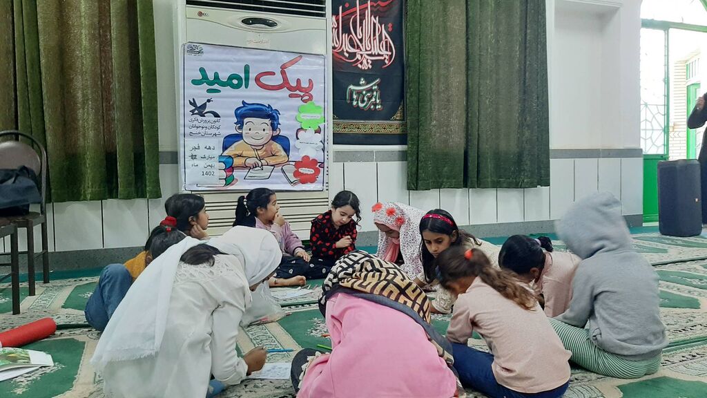 اجرای برنامه های متنوع در دهه مبارک فجر در مرکز فرهنگی هنری خنج