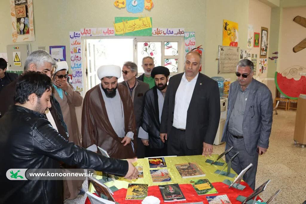 بازدید فرماندار گالیکش از دیوار انقلاب ۴۵