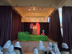 اجرای نمایش عروسکی " هوای دلپذیر آبادی "،با موضوع اتحادو هم فکری در مرکز کازرون