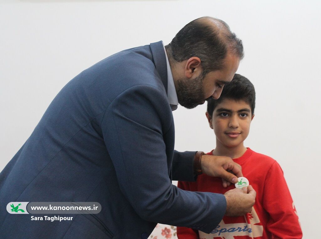 دیدار با خانواده شهدا مایه افتخار و وظیفه دینی همهی مسئولین است