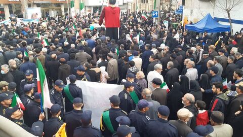 عروسک های غول پیکر در راهپیمائی۲۲بهمن_مرکزی