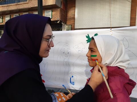 غرفه نقاشی کودکان با موضوع «من رای می‌دهم» در سنندج به روایت تصویر