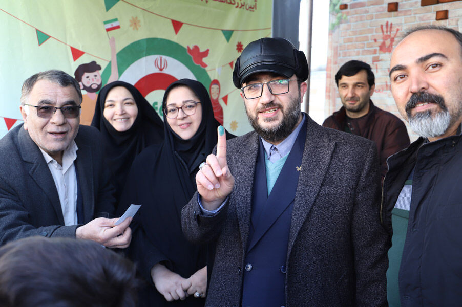 حضور مدیرعامل کانون در راهپیمایی ۲۲ بهمن اردبیل