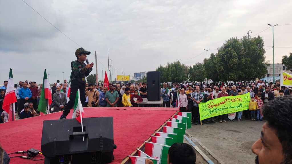 حضور کارکنان و اعضای ارشد کانون هرمزگان در سالگرد شکوهمند پیروزی انقلاب اسلامی