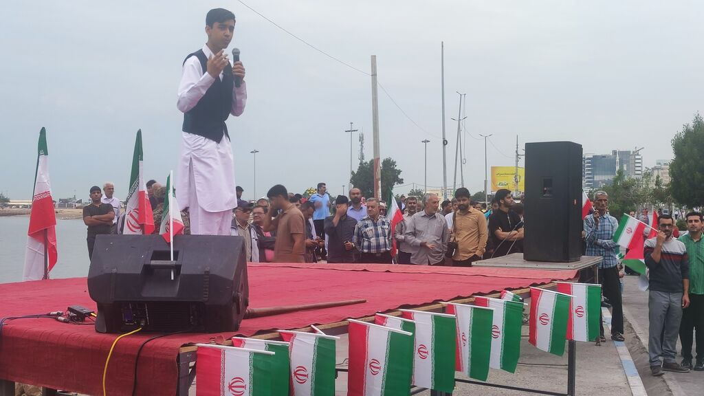 حضور کارکنان و اعضای ارشد کانون هرمزگان در سالگرد شکوهمند پیروزی انقلاب اسلامی