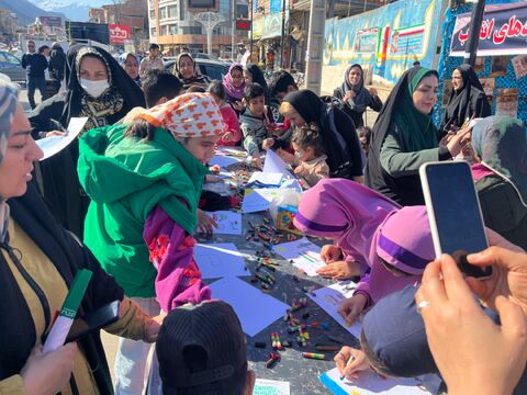 حماسه حضور کودکان ونوجوانان در غرفه کانون پرورش فکری در 22 بهمن در شهرهای استان مازندران