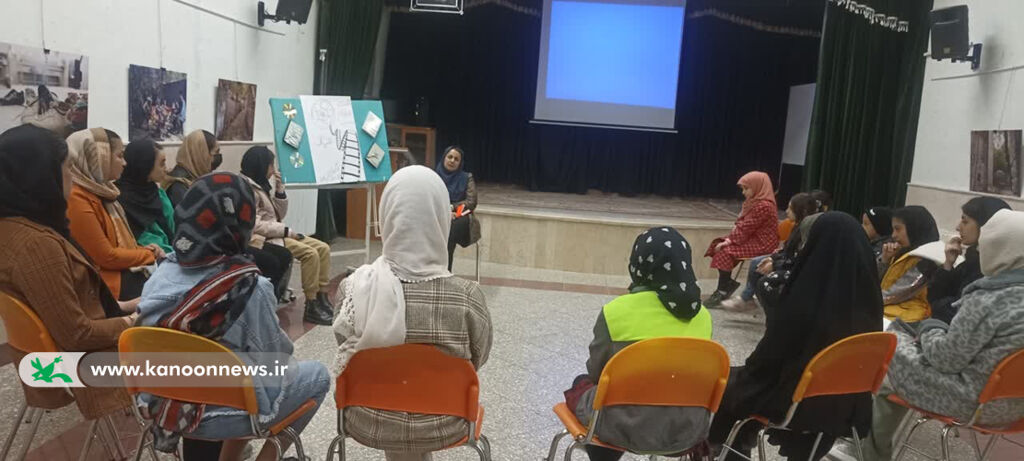 نیاز نشست نقد و بررسی فیلم"نیاز"