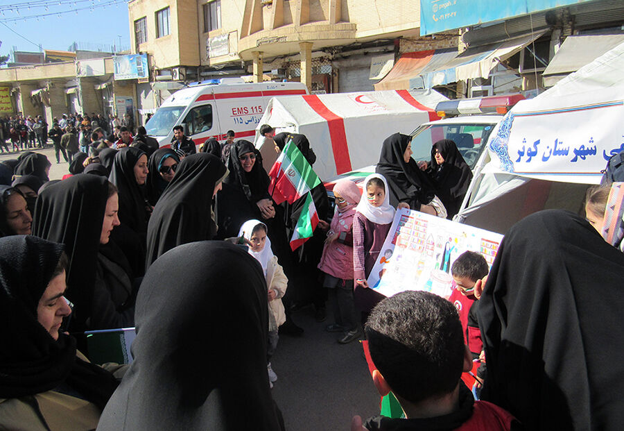 جشن ۴۵ سالگی انقلاب اسلامی با حضور پرشور کودکان و نوجوانان برپا شد