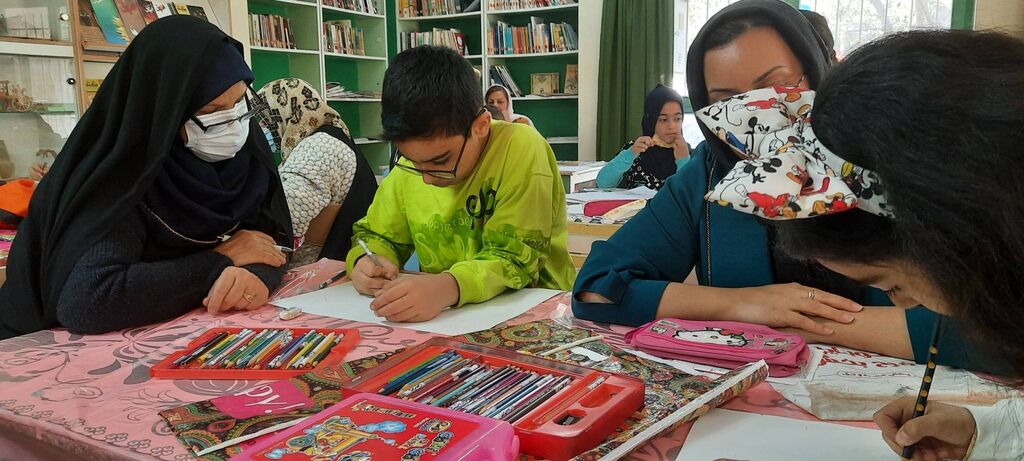 سیزدهمین ویژه برنامه "انقلاب از نگاه من، پدربزرگ و مادربزرگ" در مرکز لارستان