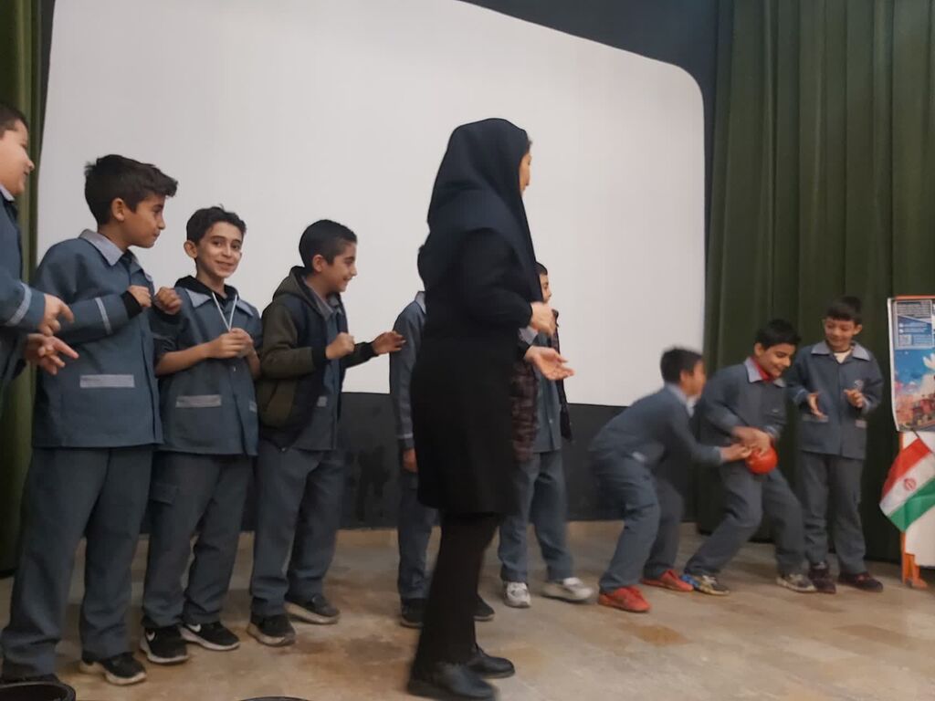 گرامی داشت اعیاد شعبانیه با حضور دانش آموزان طرح کانون – مدرسه در مراکز کانون کرج