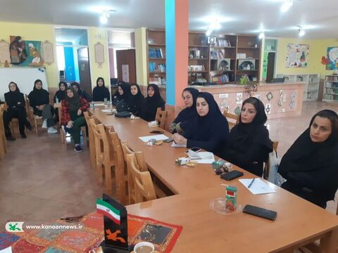 نشست صمیمی مدیر کل کانون خوزستان با مربیان مراکز اندیمشک،دزفول،شوش،شوشترو گتوند