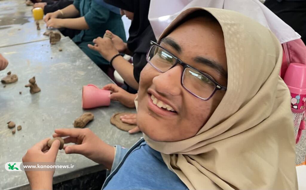 کودکان روستا چهل و پنجمین سالگرد پیروزی انقلاب را جشن گرفتند