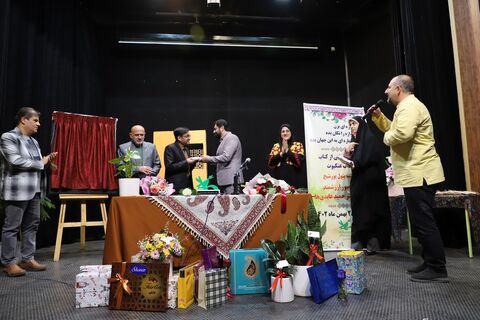 چند نما از برگزاری آیین‌ رونمایی از کتاب «مرداب عنکبوت» در کانون استان قزوین