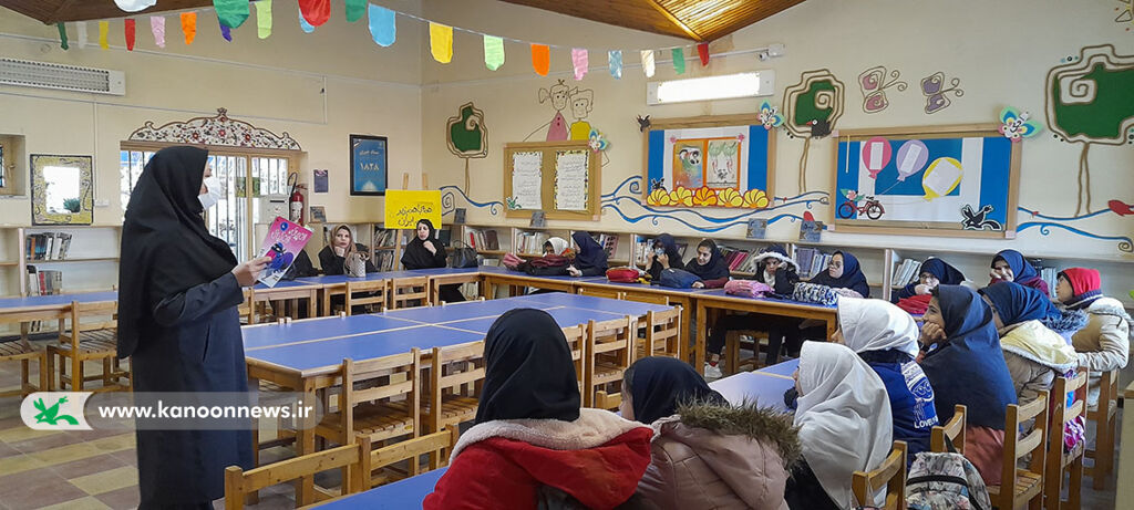 اعضای مرکز شماره یک گرگان، زیر پرچم ایران اعضای مرکز شماره یک گرگان، زیر پرچم ایران