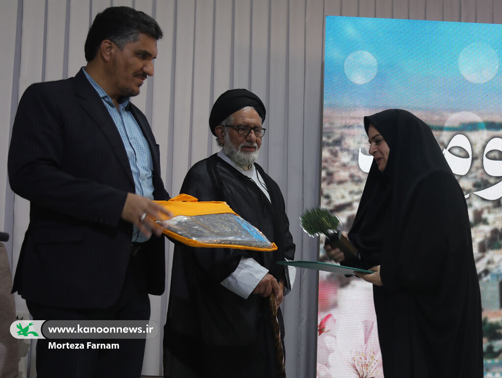 ورود نام مدیرکل کانون پرورش فکری استان یزد در تاریخ چهرههای ماندگار شهر مَجومِرد