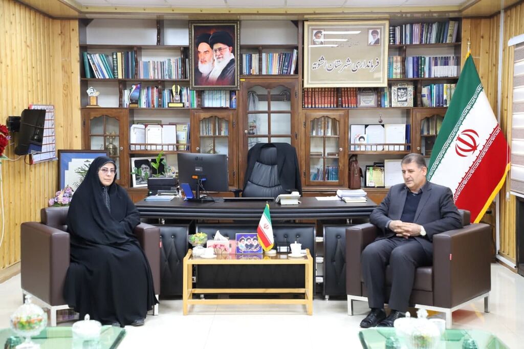 دیدار مدیرکل کانون پرورش فکری کودکان و نوجوانان آذربایجانغربی و فرماندار اشنویه دیدار مدیرکل کانون پرورش فکری کودکان و نوجوانان آذربایجانغربی و فرماندار اشنویه