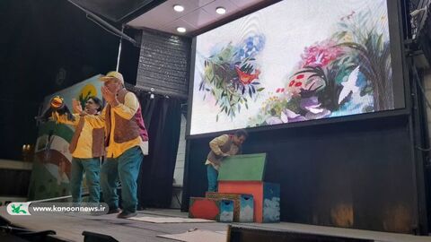 اجرای ویژه برنامه های فرهنگی و هنری تماشاخانه سیار کانون در کوی مدرس اهواز