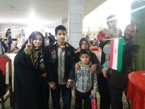 پویش عکس خانوادگی از حضور با شکوه در انتخابات - البرز