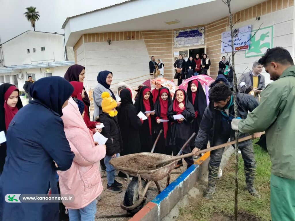 ویژه برنامه کانون کردکوی برای جمعی از فرزندان کارکنان کارخانه رعنا