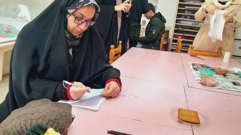برگزاری غرفه کانون پرورش فکری در شعبه اخذ رای مرکز فرهنگی هنری شماره یک بجنورد 