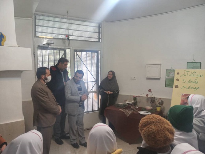 برگزاری نمایشگاه(برگهای زرد، حرفهای سبز) در مرکز شماره ۳ کانون استان اصفهان