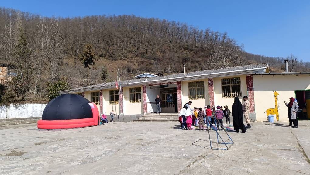 پیک امید کانون پرورش فکری مازندران مهمان کودکان روستای رییس کلای سوادکوه شد 