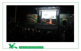 حضور هنرمندان تماشاخانه سیار کانون پرورش فکری کودکان و نوجوانان در منطقه محروم «کوی طاهر »اهواز