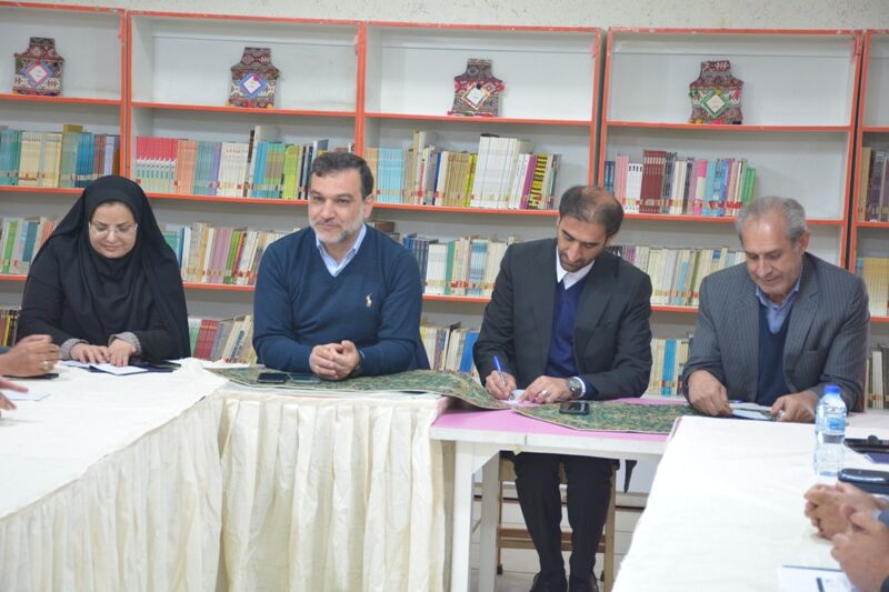 نشست معاون توسعه و مدیریت منابع کانون با کارکنان کانون پرورش فکری کهگیلویه و بویراحمد