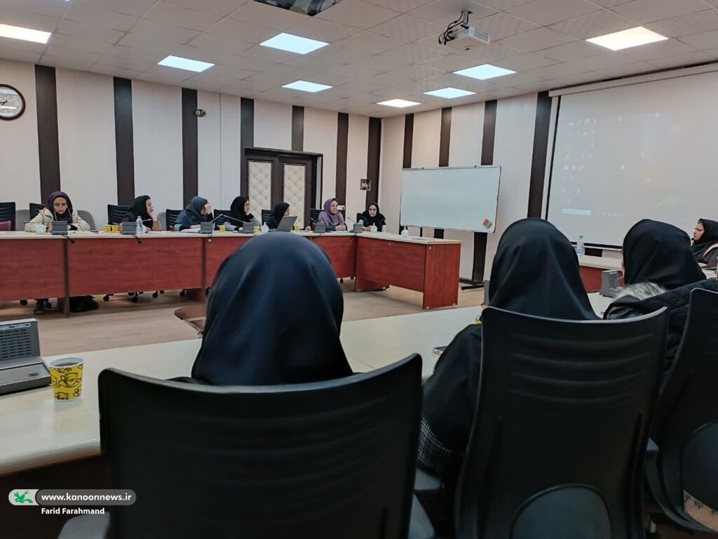 برگزاری کارگاه نقد و بررسی آثار دومین جشنواره سرود آفرینش در کانون سیستان و بلوچستان