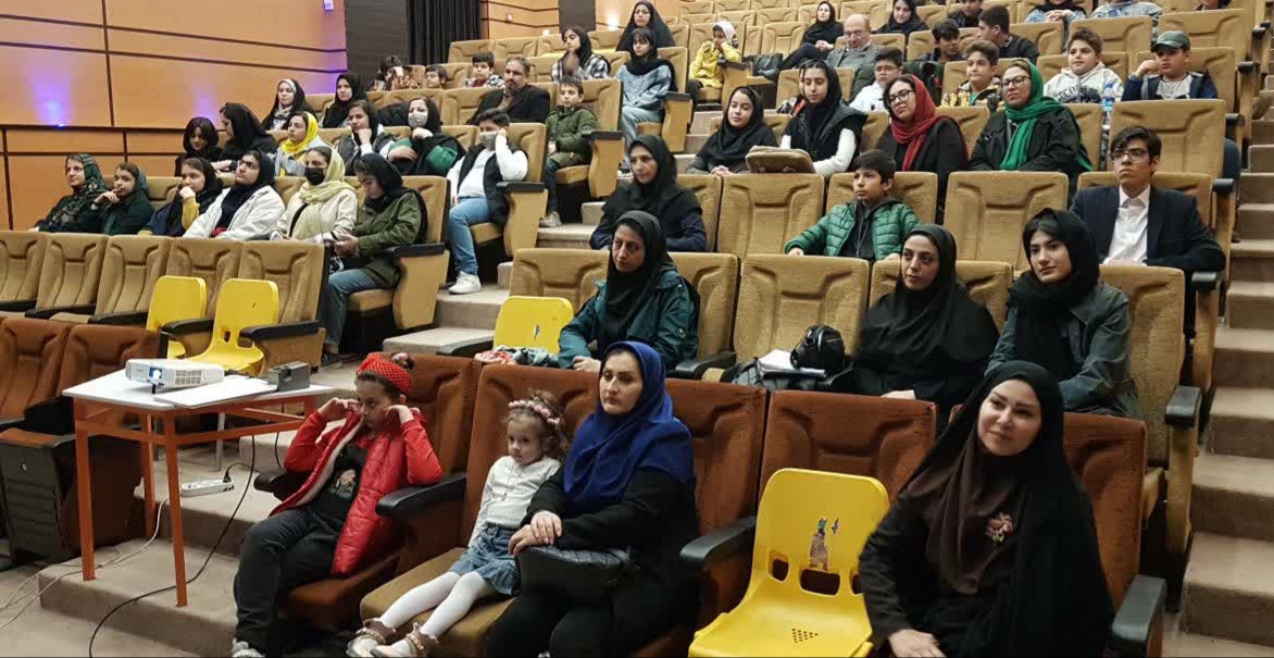 نشست تبیین اهداف و برنامه‌های کانون‌یاران کرمانشاه