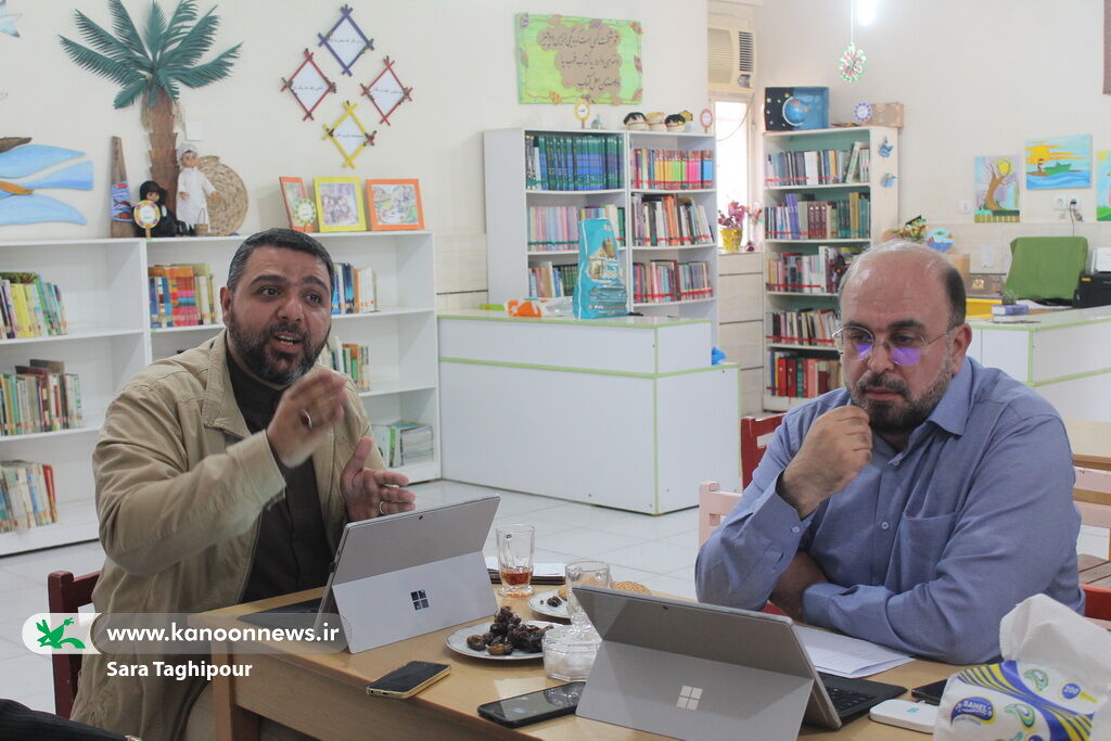 بازدید از مراکز فرهنگی هنری کانون خوزستان و برگزاری نشستهای متعدد با کارکنان و مربیان استان