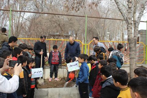 آیین کاشت نهال در مراکز کانون پرورش فکری کودکان و نوجوانان استان آذربایجان غربی
