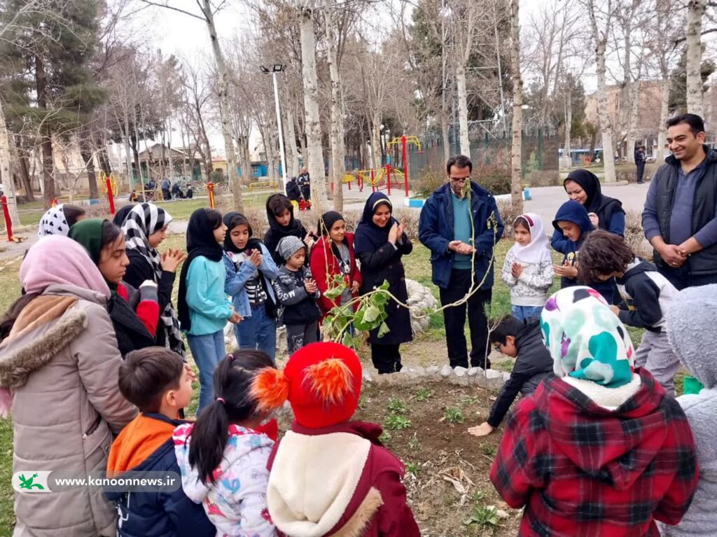 کاشت درخت توسط سفیران سبز کانون پرورش فکری لرستان